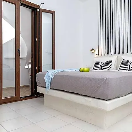 Naxos Center Superior Quadruple Balcony Вилла *