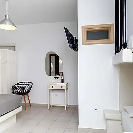 Naxos Center Superior Quadruple Balcony Вилла *